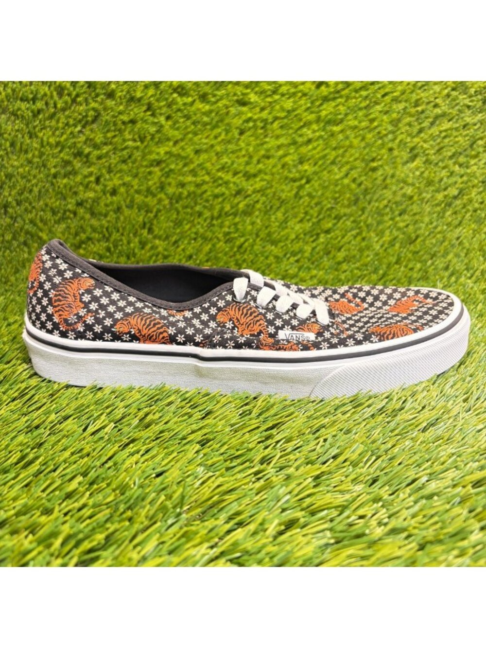 Vans Authentic Tiger Floral Mens Size 8.5 Womens Size 10 Athletic Shoes Sneakers